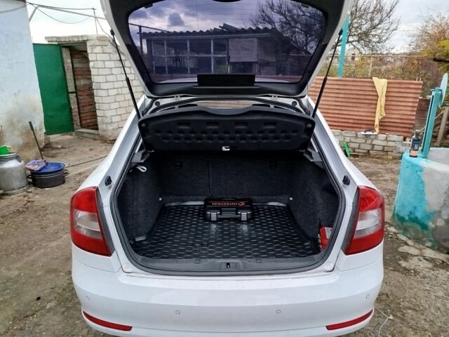 Белый Шкода Октавия, объемом двигателя 1.4 л и пробегом 259 тыс. км за 7400 $, фото 4 на Automoto.ua