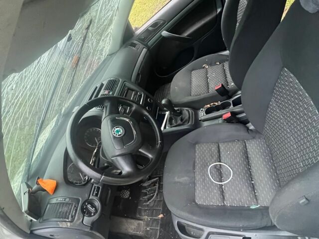 Белый Шкода Октавия, объемом двигателя 1.6 л и пробегом 290 тыс. км за 5500 $, фото 10 на Automoto.ua