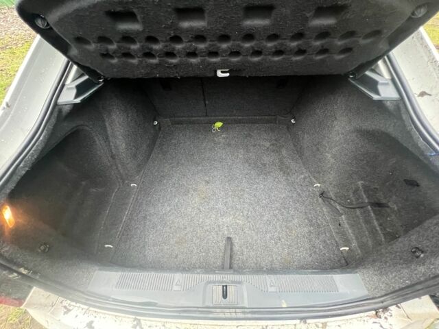 Белый Шкода Октавия, объемом двигателя 1.6 л и пробегом 290 тыс. км за 5500 $, фото 9 на Automoto.ua