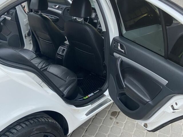 Білий Шкода Октавія, об'ємом двигуна 1.8 л та пробігом 232 тис. км за 7894 $, фото 14 на Automoto.ua