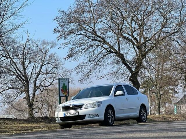 Білий Шкода Октавія, об'ємом двигуна 1.6 л та пробігом 350 тис. км за 7253 $, фото 2 на Automoto.ua