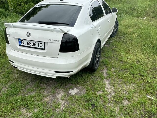 Белый Шкода Октавия, объемом двигателя 1.9 л и пробегом 260 тыс. км за 9000 $, фото 3 на Automoto.ua