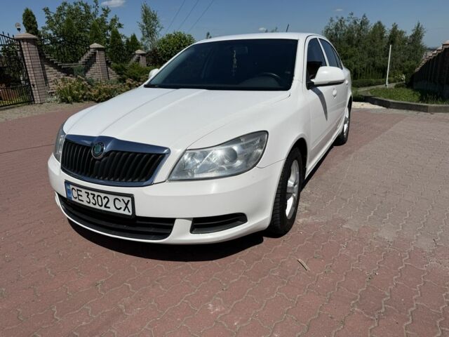 Білий Шкода Октавія, об'ємом двигуна 1.6 л та пробігом 200 тис. км за 7400 $, фото 1 на Automoto.ua