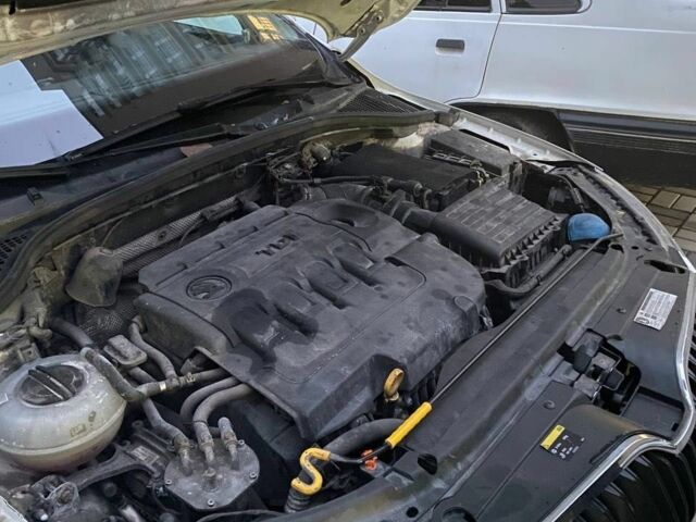 Белый Шкода Октавия, объемом двигателя 2 л и пробегом 330 тыс. км за 9000 $, фото 10 на Automoto.ua