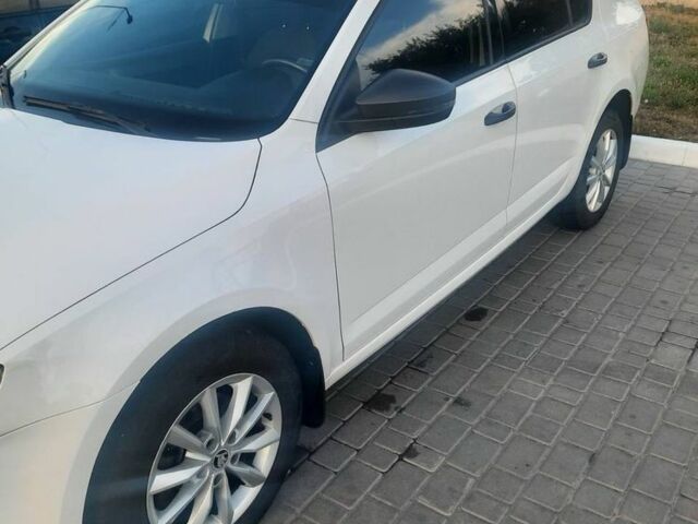 Белый Шкода Октавия, объемом двигателя 1.6 л и пробегом 224 тыс. км за 9400 $, фото 2 на Automoto.ua