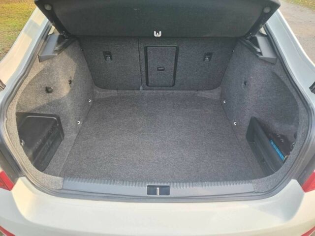 Білий Шкода Октавія, об'ємом двигуна 0 л та пробігом 218 тис. км за 9700 $, фото 16 на Automoto.ua