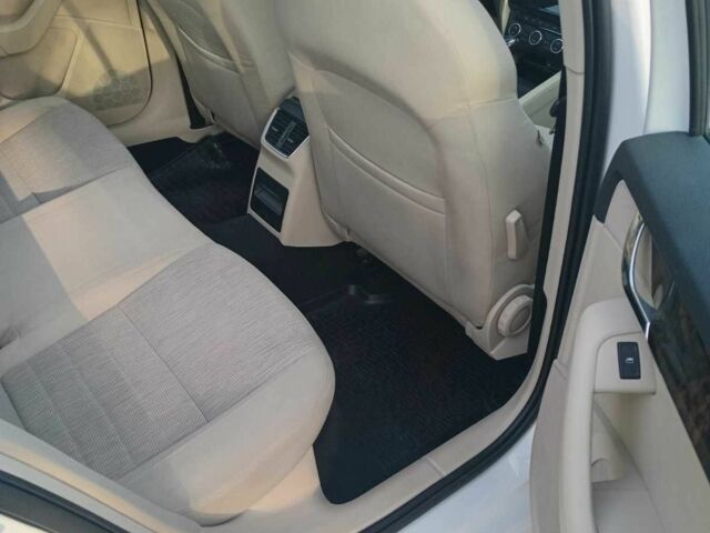 Білий Шкода Октавія, об'ємом двигуна 0 л та пробігом 218 тис. км за 9700 $, фото 14 на Automoto.ua