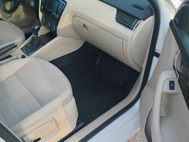 Білий Шкода Октавія, об'ємом двигуна 0 л та пробігом 218 тис. км за 9700 $, фото 10 на Automoto.ua