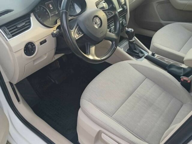 Білий Шкода Октавія, об'ємом двигуна 0 л та пробігом 218 тис. км за 9700 $, фото 9 на Automoto.ua