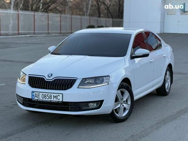 Белый Шкода Октавия, объемом двигателя 2 л и пробегом 228 тыс. км за 12800 $, фото 3 на Automoto.ua