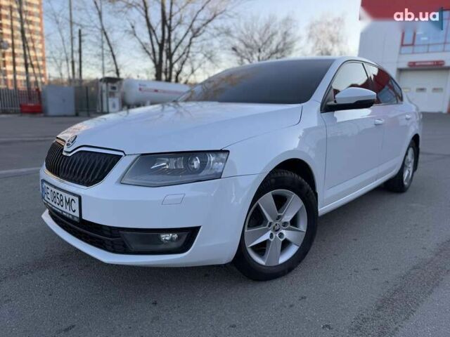 Белый Шкода Октавия, объемом двигателя 2 л и пробегом 228 тыс. км за 12800 $, фото 4 на Automoto.ua
