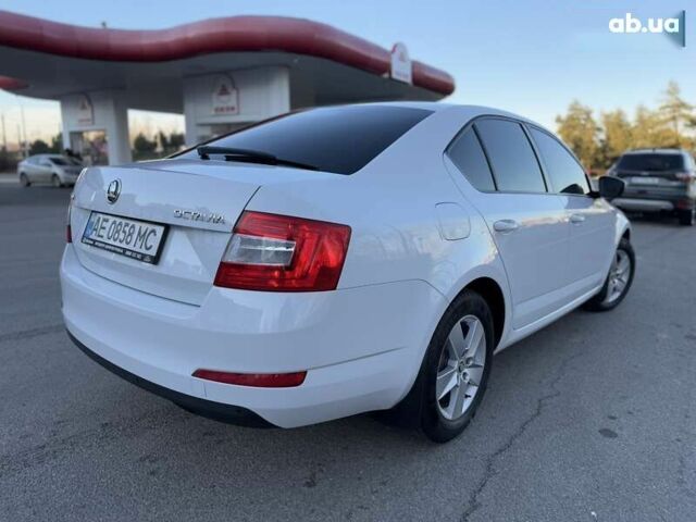 Белый Шкода Октавия, объемом двигателя 2 л и пробегом 228 тыс. км за 12800 $, фото 10 на Automoto.ua