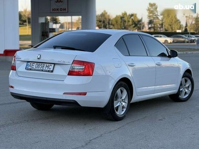Белый Шкода Октавия, объемом двигателя 2 л и пробегом 228 тыс. км за 12800 $, фото 14 на Automoto.ua