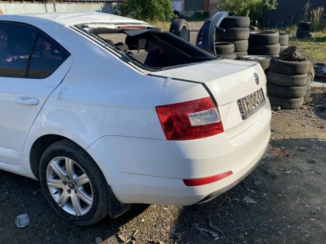 Білий Шкода Октавія, об'ємом двигуна 1.6 л та пробігом 250 тис. км за 3500 $, фото 2 на Automoto.ua