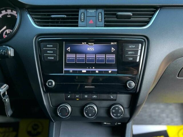 Белый Шкода Октавия, объемом двигателя 1.6 л и пробегом 280 тыс. км за 12600 $, фото 10 на Automoto.ua