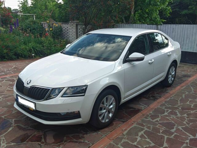 Білий Шкода Октавія, об'ємом двигуна 1.6 л та пробігом 205 тис. км за 12999 $, фото 2 на Automoto.ua