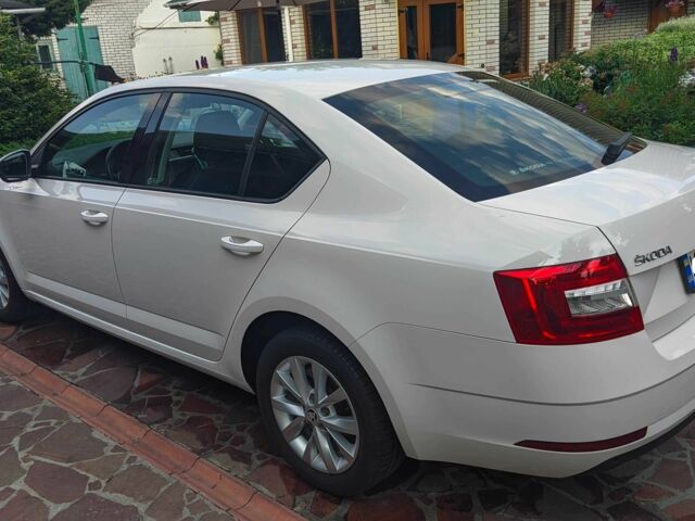 Білий Шкода Октавія, об'ємом двигуна 1.6 л та пробігом 205 тис. км за 12999 $, фото 4 на Automoto.ua