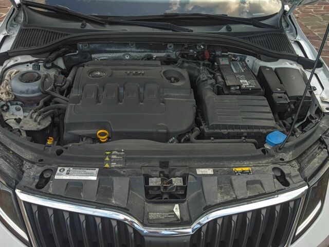 Білий Шкода Октавія, об'ємом двигуна 1.6 л та пробігом 205 тис. км за 12999 $, фото 11 на Automoto.ua