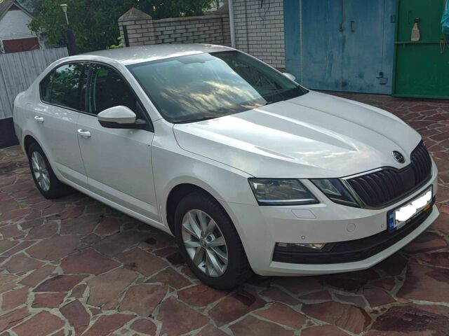 Білий Шкода Октавія, об'ємом двигуна 1.6 л та пробігом 205 тис. км за 12999 $, фото 1 на Automoto.ua