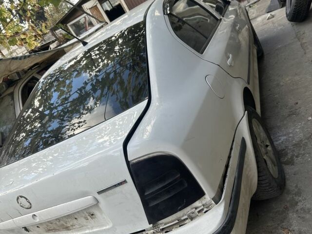 Белый Шкода Октавия, объемом двигателя 1.6 л и пробегом 340 тыс. км за 1550 $, фото 1 на Automoto.ua