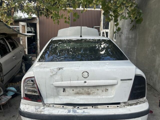 Белый Шкода Октавия, объемом двигателя 1.6 л и пробегом 340 тыс. км за 1550 $, фото 4 на Automoto.ua