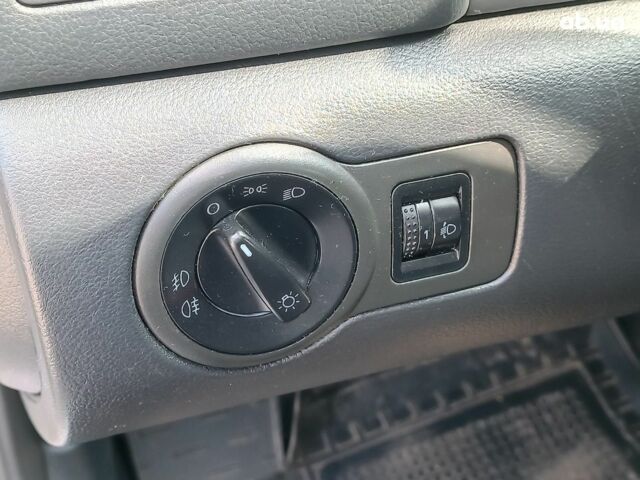 Белый Шкода Октавия, объемом двигателя 1.6 л и пробегом 205 тыс. км за 6290 $, фото 17 на Automoto.ua