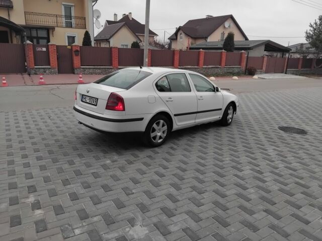 Білий Шкода Октавія, об'ємом двигуна 1.9 л та пробігом 300 тис. км за 2200 $, фото 2 на Automoto.ua
