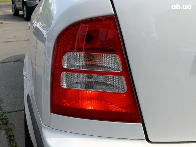 Белый Шкода Октавия, объемом двигателя 1.6 л и пробегом 205 тыс. км за 6290 $, фото 8 на Automoto.ua
