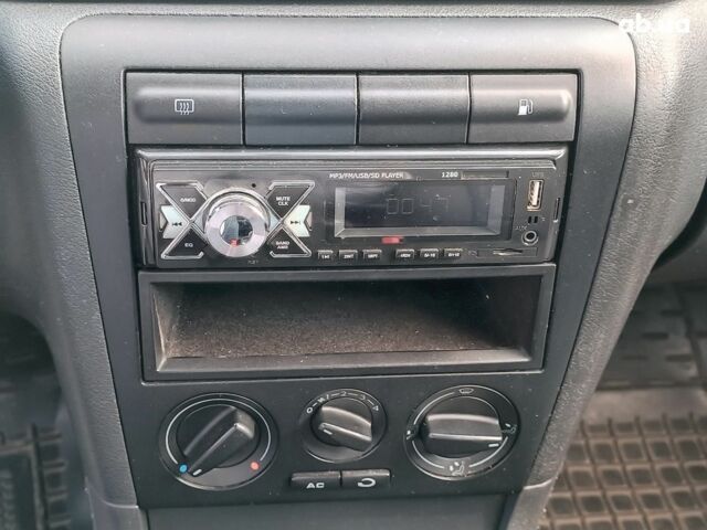 Белый Шкода Октавия, объемом двигателя 1.6 л и пробегом 205 тыс. км за 6290 $, фото 20 на Automoto.ua