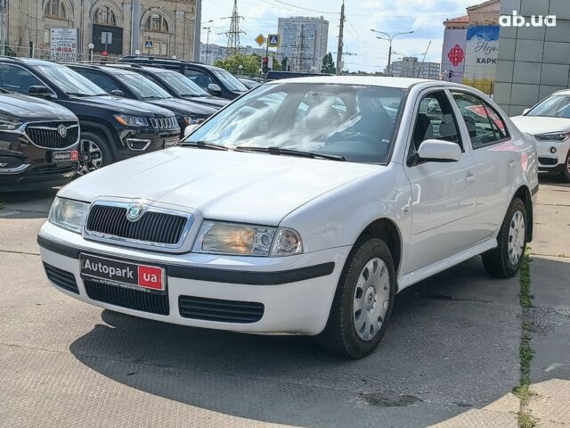 Белый Шкода Октавия, объемом двигателя 1.6 л и пробегом 205 тыс. км за 6290 $, фото 2 на Automoto.ua