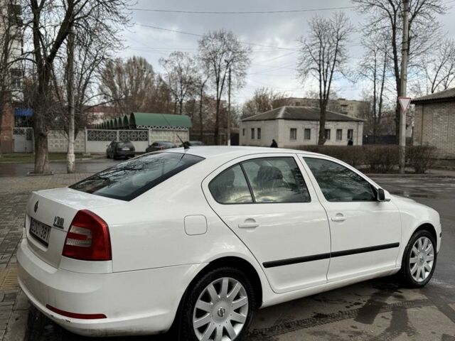 Белый Шкода Октавия, объемом двигателя 1.9 л и пробегом 300 тыс. км за 3500 $, фото 4 на Automoto.ua