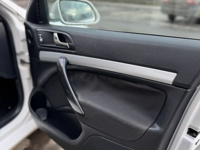 Белый Шкода Октавия, объемом двигателя 1.9 л и пробегом 300 тыс. км за 3500 $, фото 13 на Automoto.ua