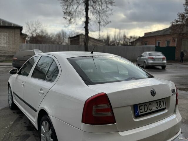 Белый Шкода Октавия, объемом двигателя 1.9 л и пробегом 300 тыс. км за 3500 $, фото 6 на Automoto.ua