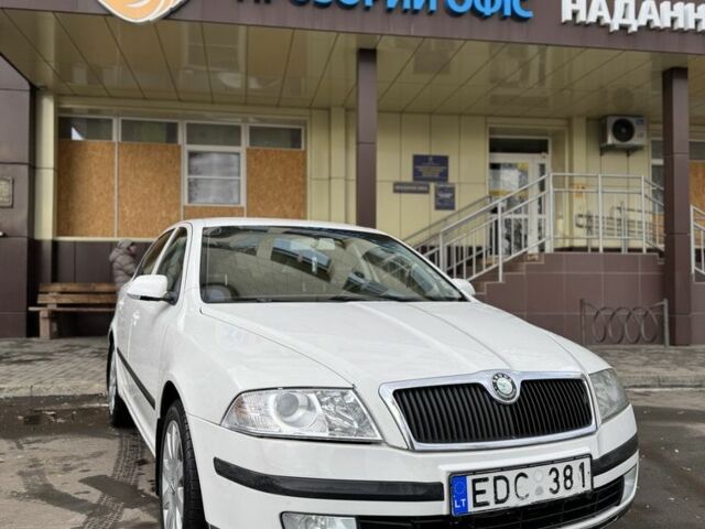 Белый Шкода Октавия, объемом двигателя 1.9 л и пробегом 300 тыс. км за 3500 $, фото 1 на Automoto.ua