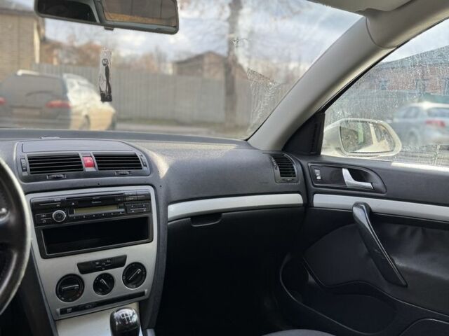 Белый Шкода Октавия, объемом двигателя 1.9 л и пробегом 300 тыс. км за 3500 $, фото 16 на Automoto.ua