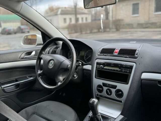 Белый Шкода Октавия, объемом двигателя 1.9 л и пробегом 300 тыс. км за 3500 $, фото 15 на Automoto.ua