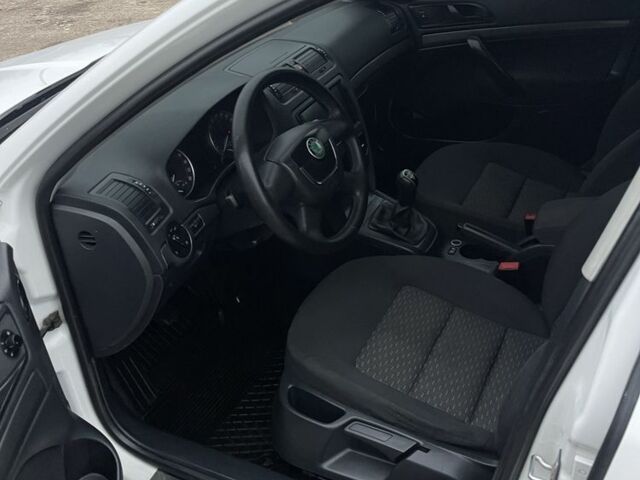 Белый Шкода Октавия, объемом двигателя 1.9 л и пробегом 280 тыс. км за 6400 $, фото 8 на Automoto.ua