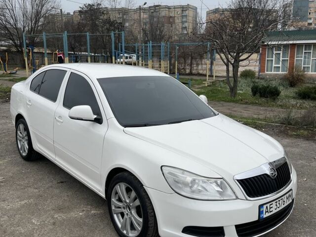 Белый Шкода Октавия, объемом двигателя 1.9 л и пробегом 280 тыс. км за 6400 $, фото 2 на Automoto.ua