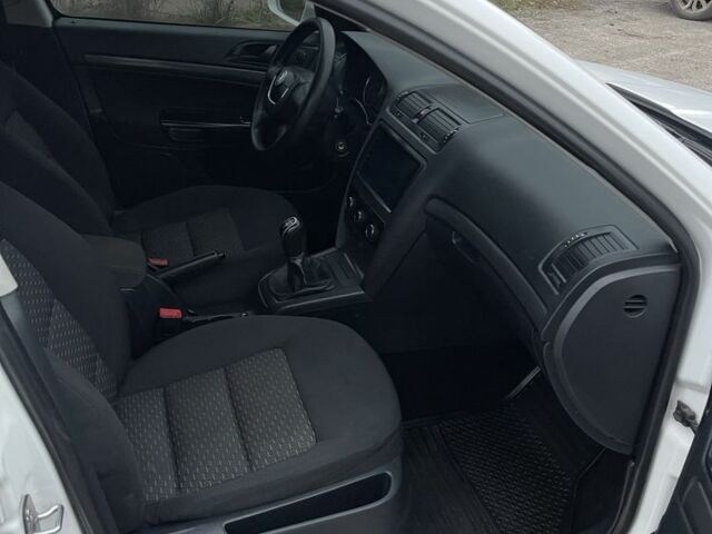 Белый Шкода Октавия, объемом двигателя 1.9 л и пробегом 280 тыс. км за 6400 $, фото 10 на Automoto.ua