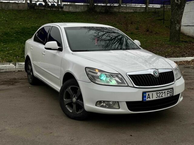 Білий Шкода Октавія, об'ємом двигуна 1.8 л та пробігом 290 тис. км за 7000 $, фото 1 на Automoto.ua