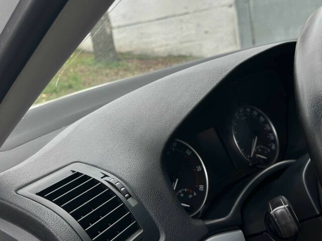 Білий Шкода Октавія, об'ємом двигуна 1.8 л та пробігом 290 тис. км за 7000 $, фото 5 на Automoto.ua