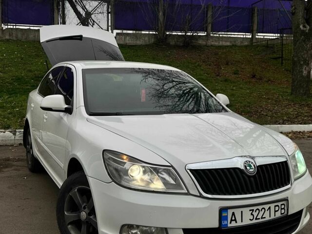 Білий Шкода Октавія, об'ємом двигуна 1.8 л та пробігом 290 тис. км за 7000 $, фото 3 на Automoto.ua