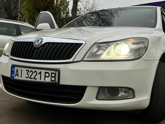 Білий Шкода Октавія, об'ємом двигуна 1.8 л та пробігом 290 тис. км за 7000 $, фото 2 на Automoto.ua