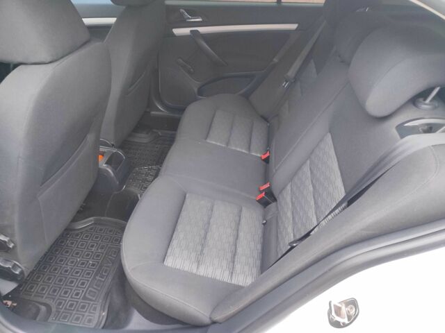 Белый Шкода Октавия, объемом двигателя 1.6 л и пробегом 215 тыс. км за 7800 $, фото 9 на Automoto.ua