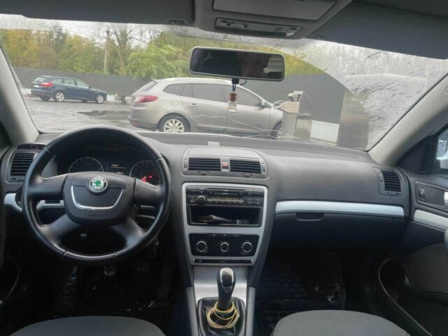 Белый Шкода Октавия, объемом двигателя 1.6 л и пробегом 215 тыс. км за 7800 $, фото 10 на Automoto.ua