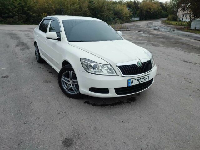 Белый Шкода Октавия, объемом двигателя 1.6 л и пробегом 215 тыс. км за 7800 $, фото 8 на Automoto.ua