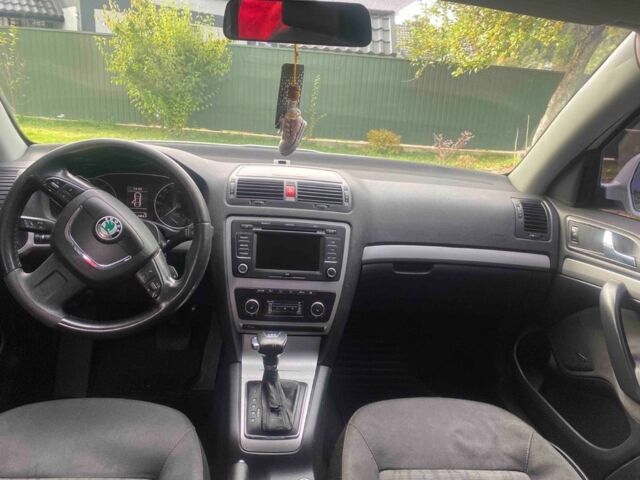 Шкода Октавия 2011 в Верховине на Automoto.ua Белый Шкода Октавия, объемом двигателя 1.8 л и пробегом 300 тыс. км за 6500 $, фото 3 на Automoto.ua