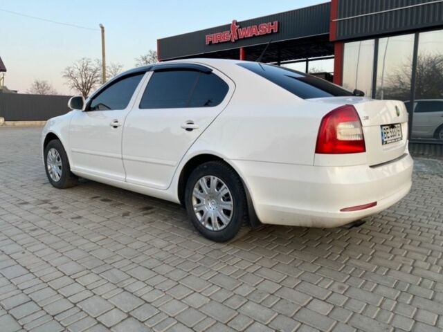 Білий Шкода Октавія, об'ємом двигуна 1.8 л та пробігом 245 тис. км за 9000 $, фото 1 на Automoto.ua