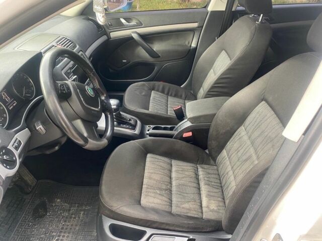 Шкода Октавия 2011 в Верховине на Automoto.ua Белый Шкода Октавия, объемом двигателя 1.8 л и пробегом 300 тыс. км за 6500 $, фото 5 на Automoto.ua