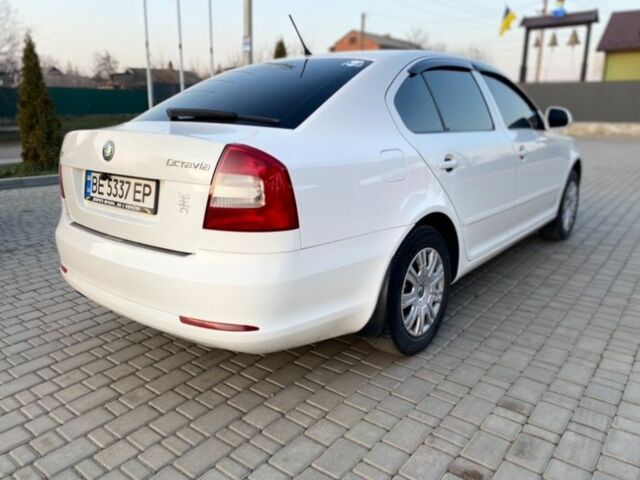 Білий Шкода Октавія, об'ємом двигуна 1.8 л та пробігом 245 тис. км за 9000 $, фото 3 на Automoto.ua